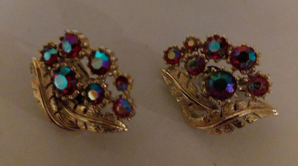 vintage coro clip on